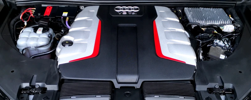 Audi SQ7 EXCLUSIVE NAVI/BOSE/MATRIX, снимка 17 - Автомобили и джипове - 52072245