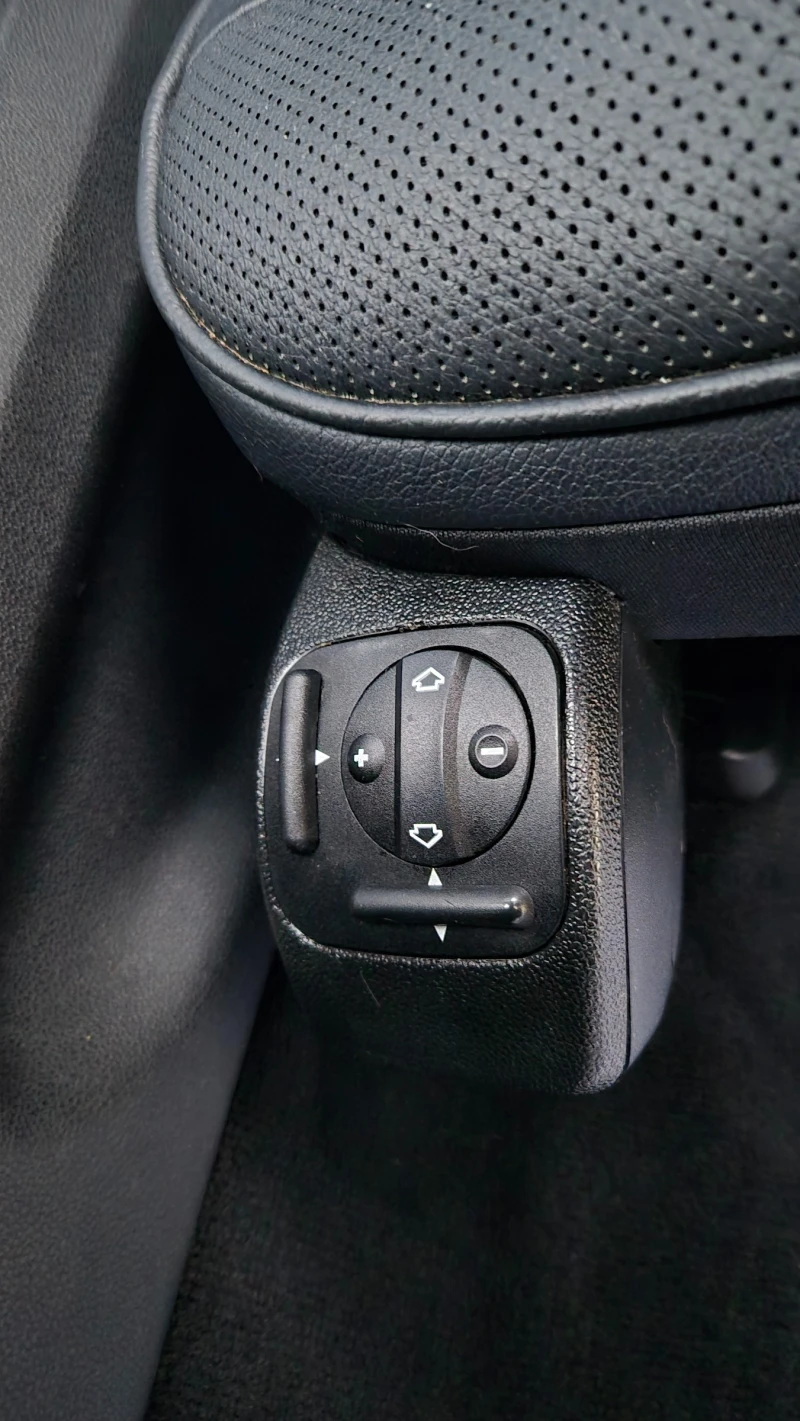 Mercedes-Benz GL 550     62000км., снимка 17 - Автомобили и джипове - 52217236