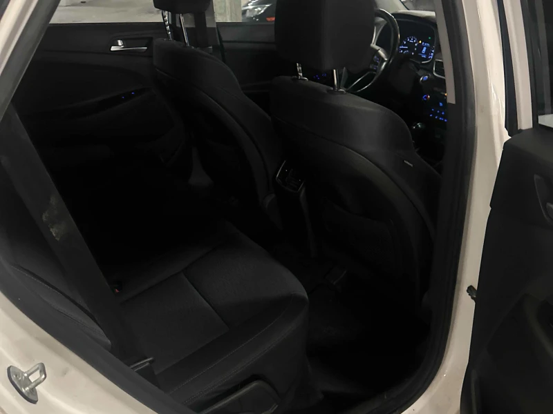 Hyundai Tucson Preferred* * 2.4* * AWD* * CARFAX* * , снимка 13 - Автомобили и джипове - 53119183