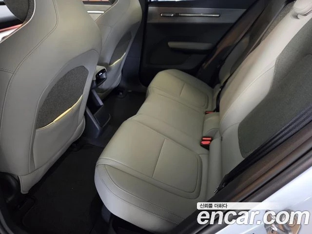 Volvo EX30, снимка 11 - Автомобили и джипове - 56282197