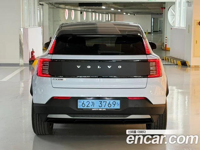 Volvo EX30, снимка 4 - Автомобили и джипове - 56282197