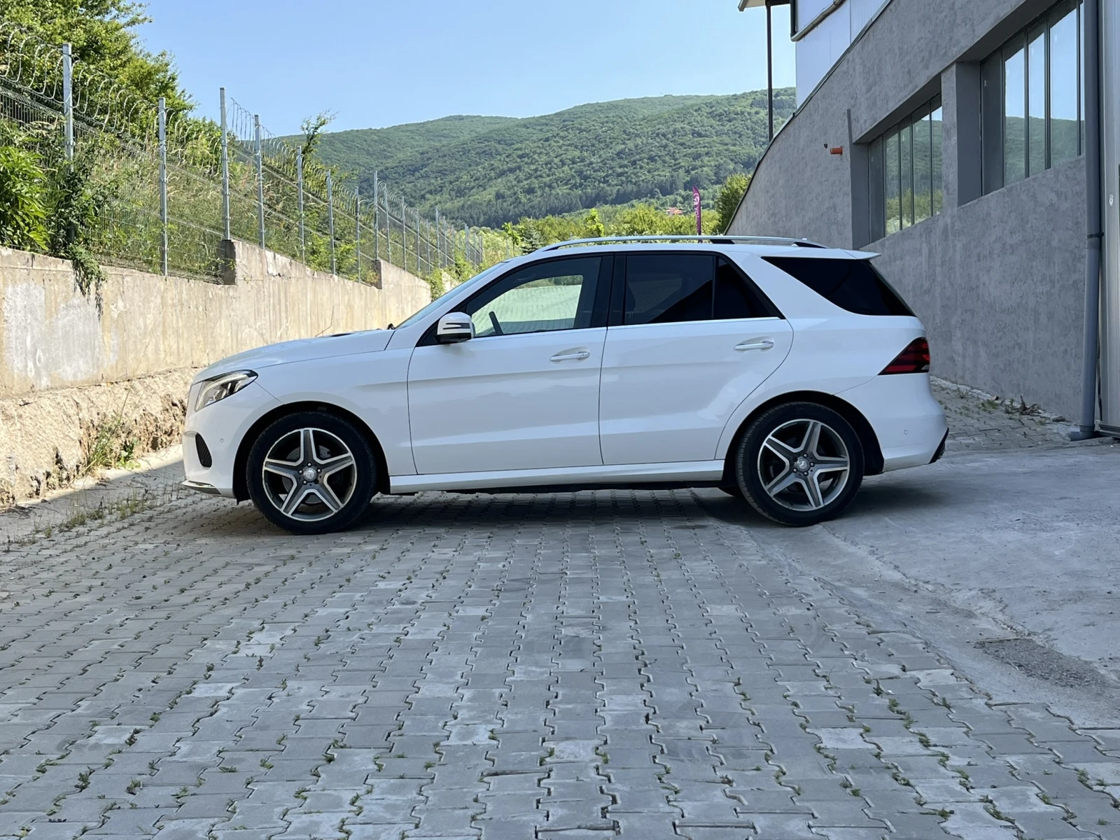 Mercedes-Benz GLE 350 AMG, DISTRONIC+ , AIRMATIC, 130 000km - изображение 4