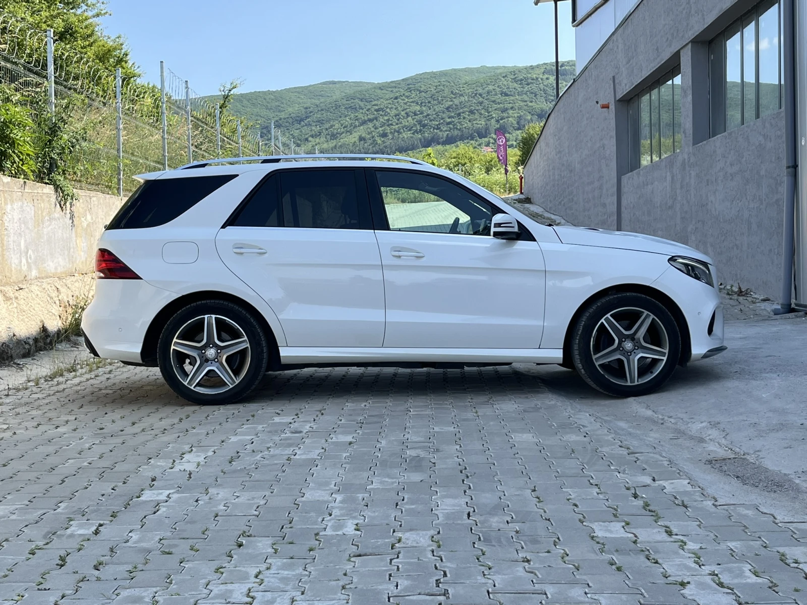 Mercedes-Benz GLE 350 AMG, DISTRONIC+ , AIRMATIC, 130 000km - изображение 8