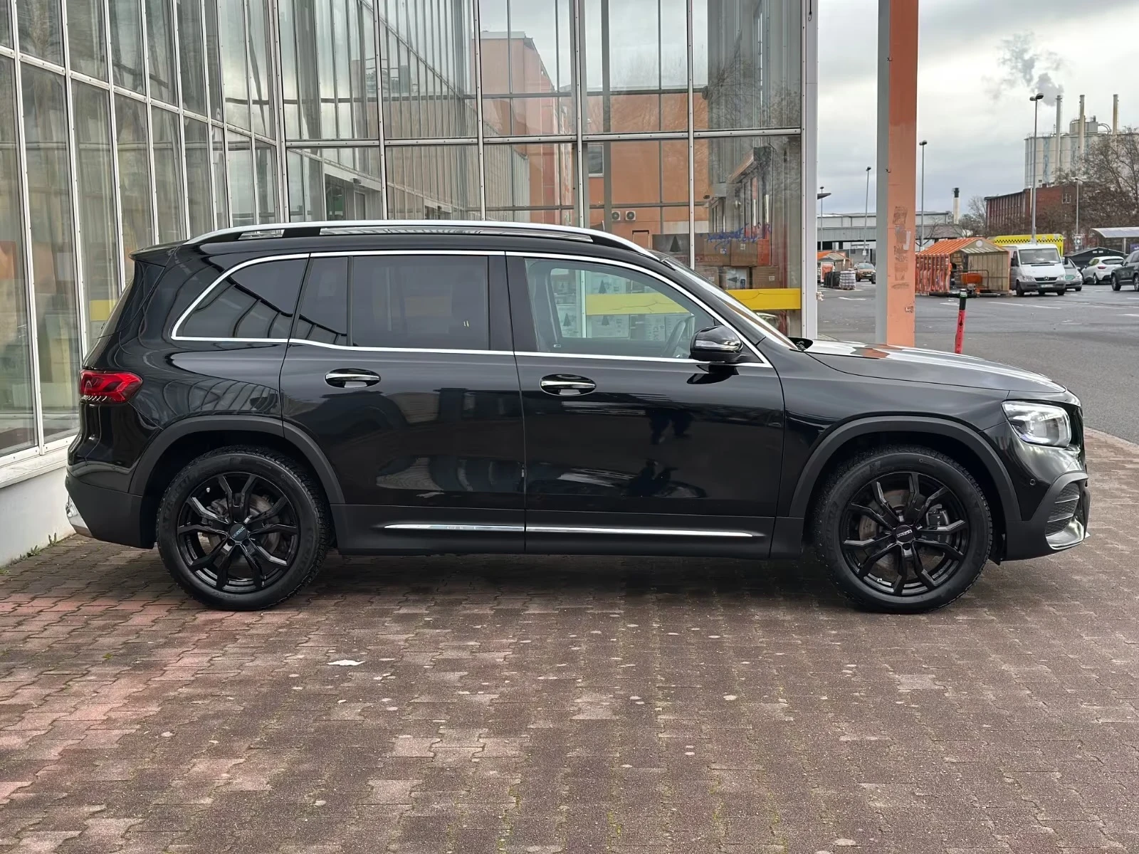 Mercedes-Benz GLB 220d* 4 Matic* AMG* ������* 7-������  | Mobile.bg � ����������� 4