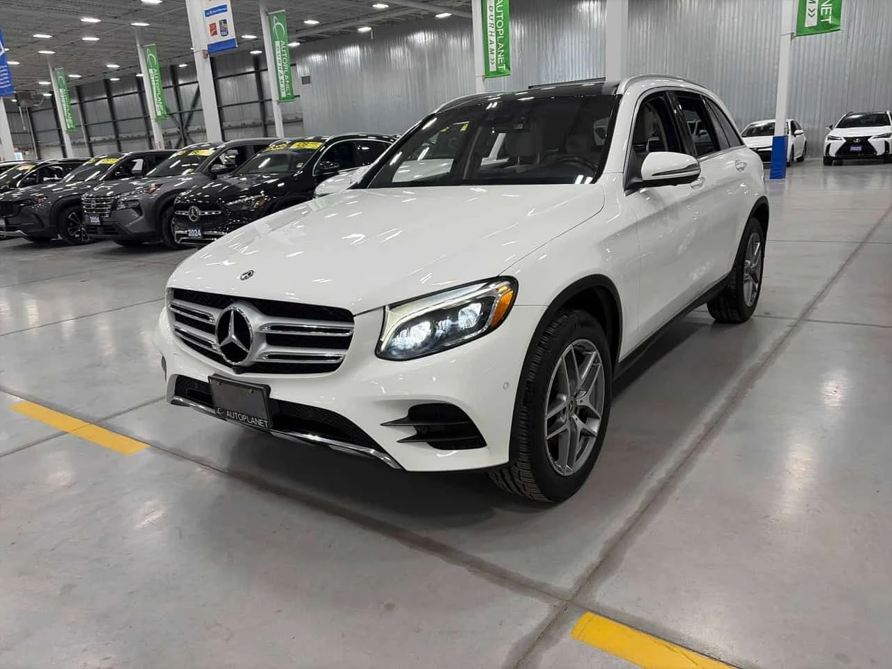 Mercedes-Benz GLC 300 CARFAX /Кожа/Нави/Подгрев/Панорама