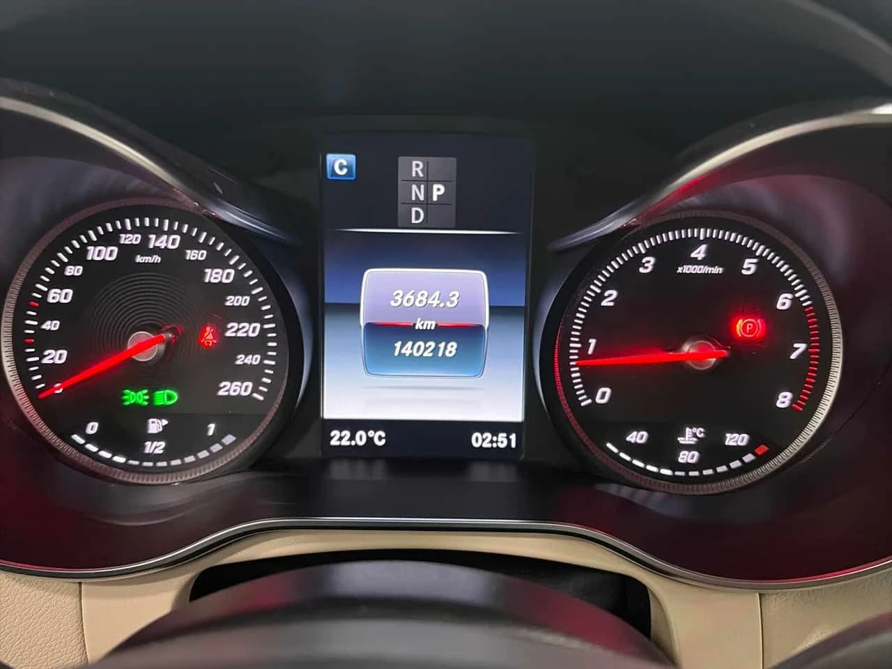 Mercedes-Benz GLC 300 CARFAX /Кожа/Нави/Подгрев/Панорама, снимка 7 - Автомобили и джипове - 54129126