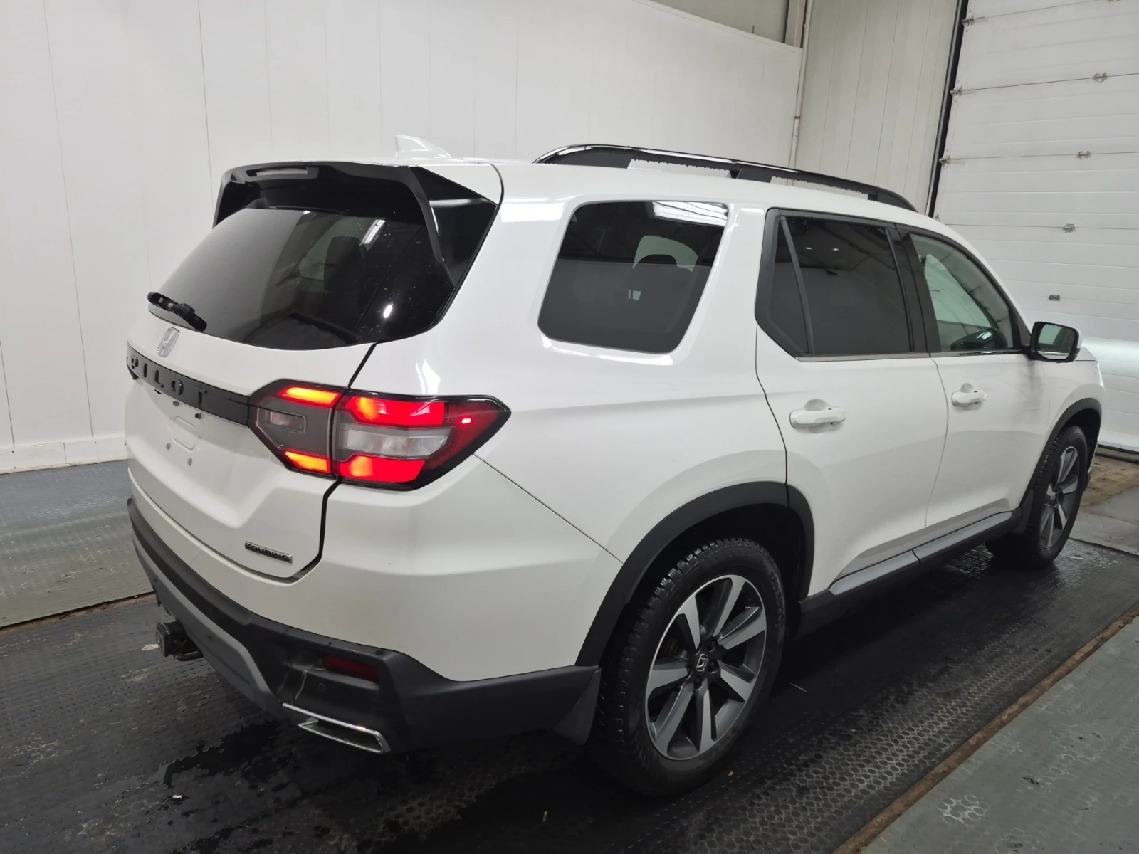 Honda Pilot TOURING * 7 МЕСТЕН * БЕЗ ИНЦИДЕНТИ * , снимка 3 - Автомобили и джипове - 54417747