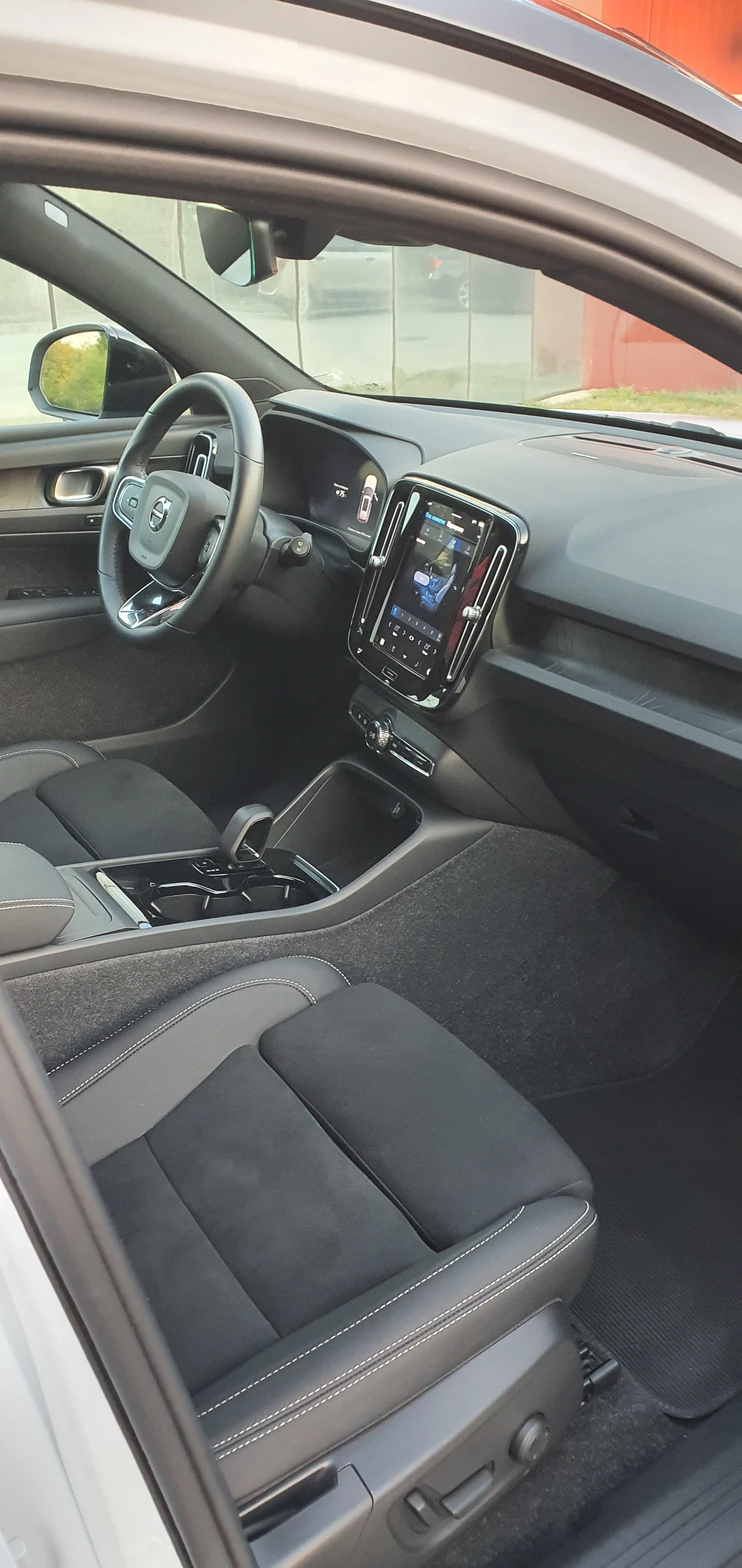 Volvo XC40 Twin Motor Ultimate FULL, снимка 8 - Автомобили и джипове - 55779420