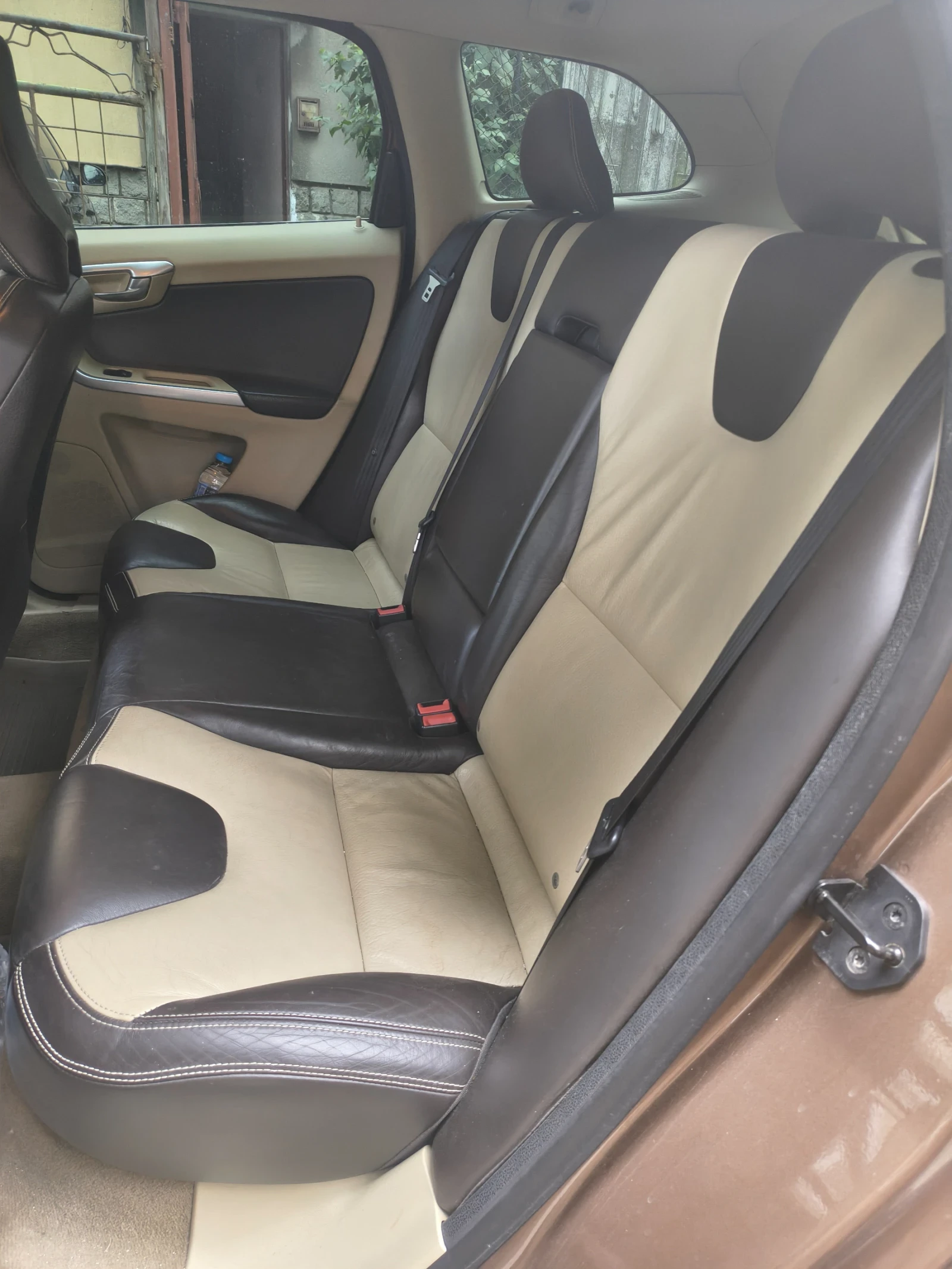 Volvo XC60 D5 AWD, снимка 5 - Автомобили и джипове - 56170838