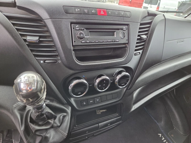 Iveco Daily 35c15, Климатик, До 3.5 тона, 4.90 метра, снимка 11 - Бусове и автобуси - 51704368