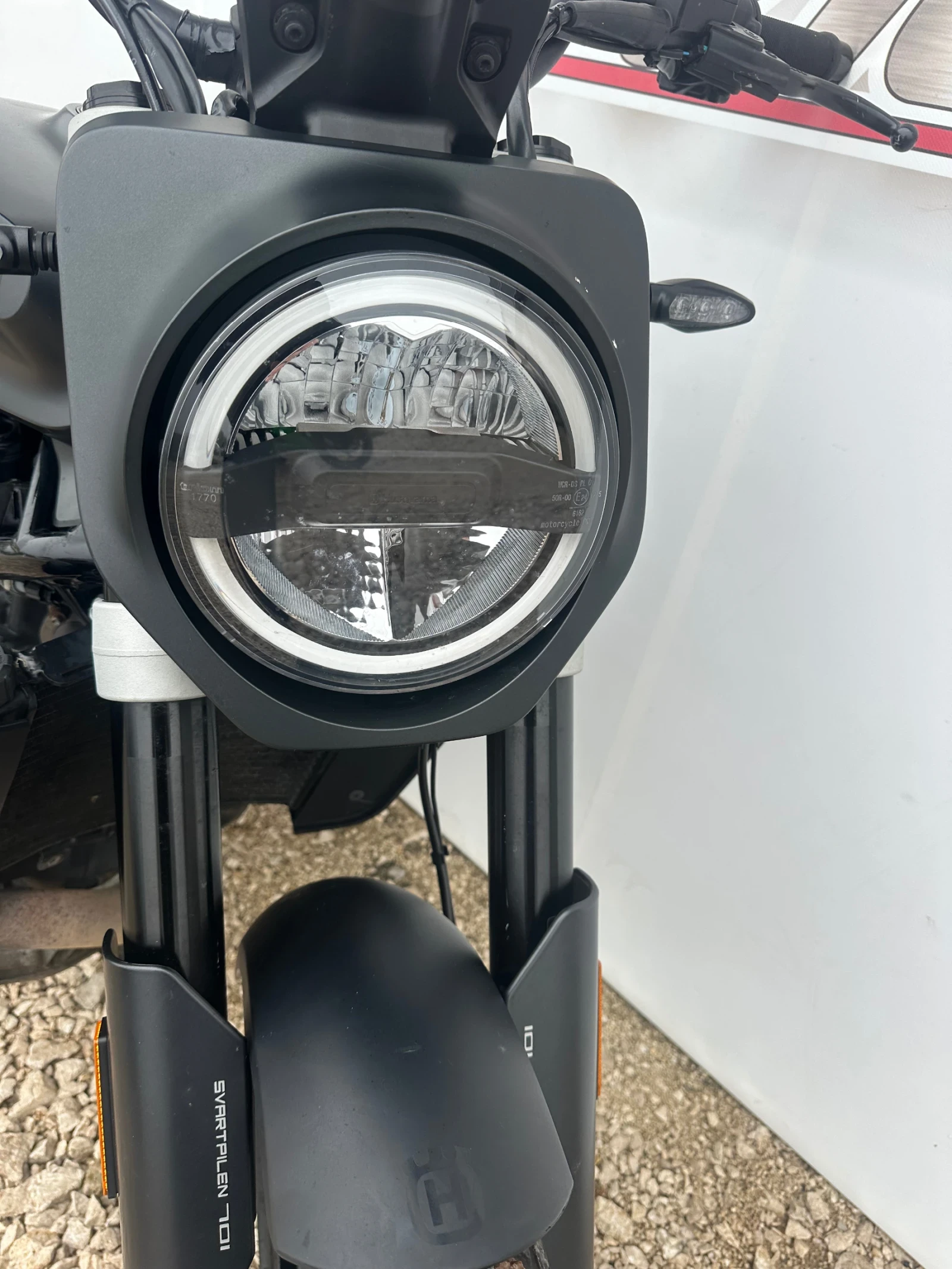 Husqvarna Svartpilen 701  - изображение 2