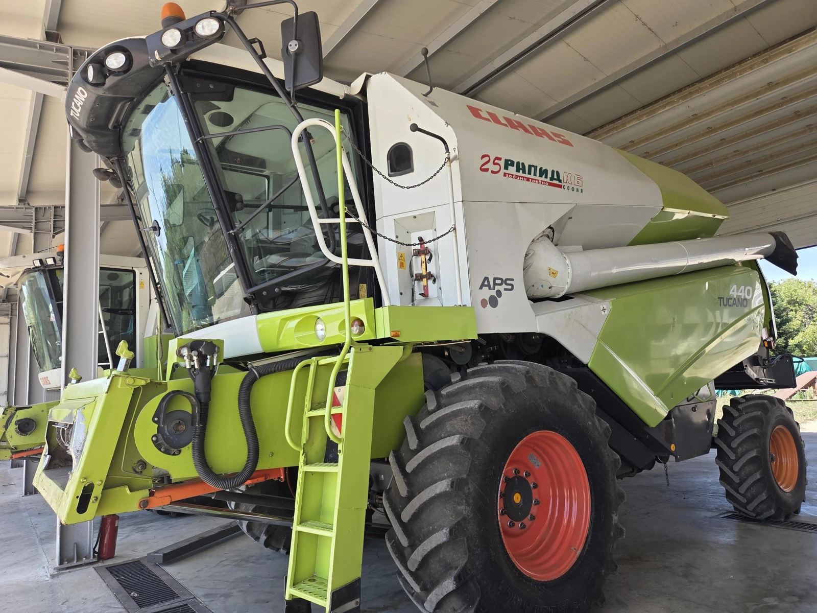 Комбайн Claas Tucano 440