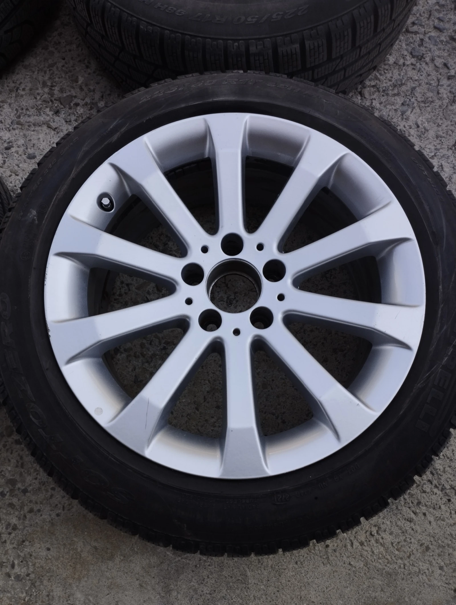 Гуми с джанти Pirelli 225/50R17, снимка 4 - Гуми и джанти - 55414899