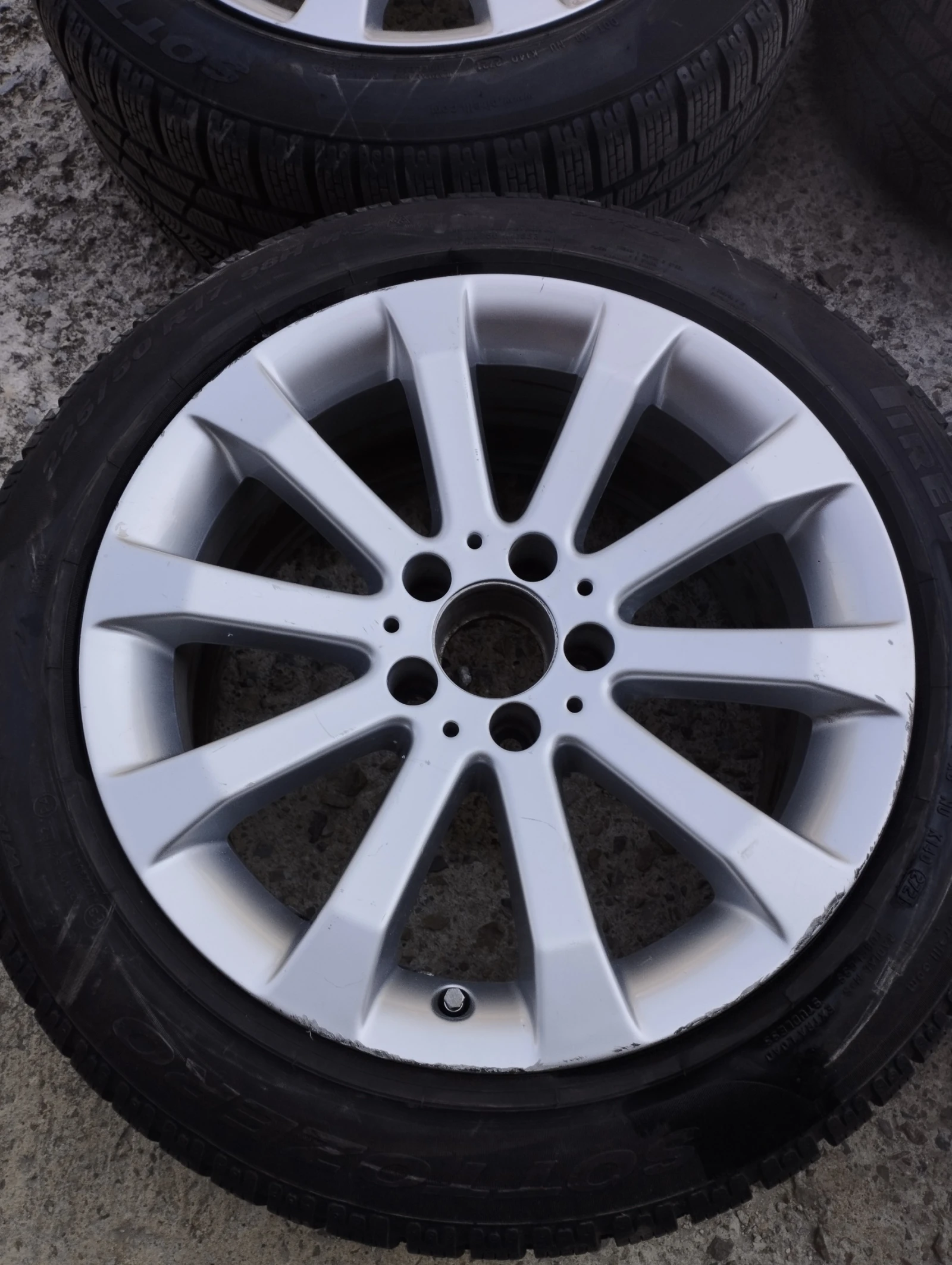 Гуми с джанти Pirelli 225/50R17, снимка 3 - Гуми и джанти - 55414899