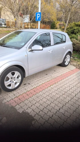 Opel Astra 1, 4 90 кс газ-бензин, снимка 2