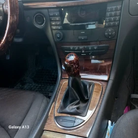 Mercedes-Benz E 220, снимка 11