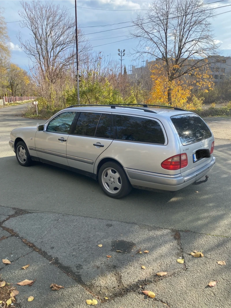 Mercedes-Benz E 290 Комби, снимка 3 - Автомобили и джипове - 48078217