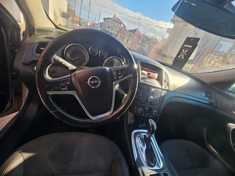 Opel Insignia, снимка 11 - Автомобили и джипове - 48275667