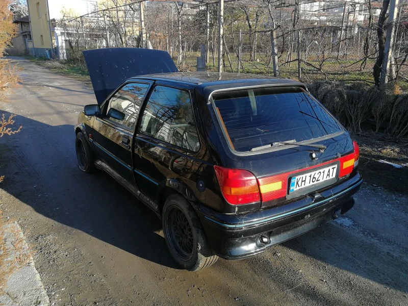 Ford Fiesta 1.8 16V, снимка 4 - Автомобили и джипове - 48916401