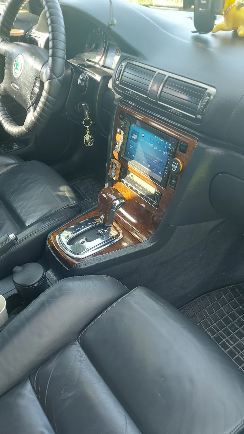 Skoda Superb, снимка 8 - Автомобили и джипове - 52645919