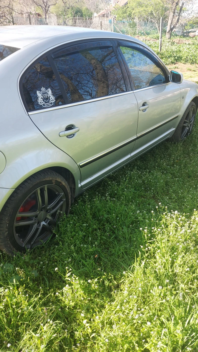 Skoda Superb, снимка 4 - Автомобили и джипове - 52645919