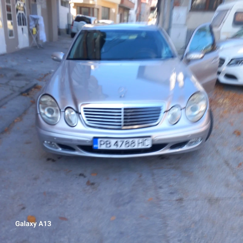 Mercedes-Benz E 220, снимка 2 - Автомобили и джипове - 52262386