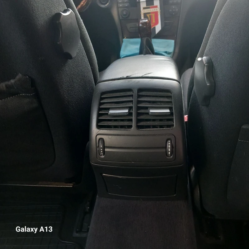 Mercedes-Benz E 220, снимка 9 - Автомобили и джипове - 52262386