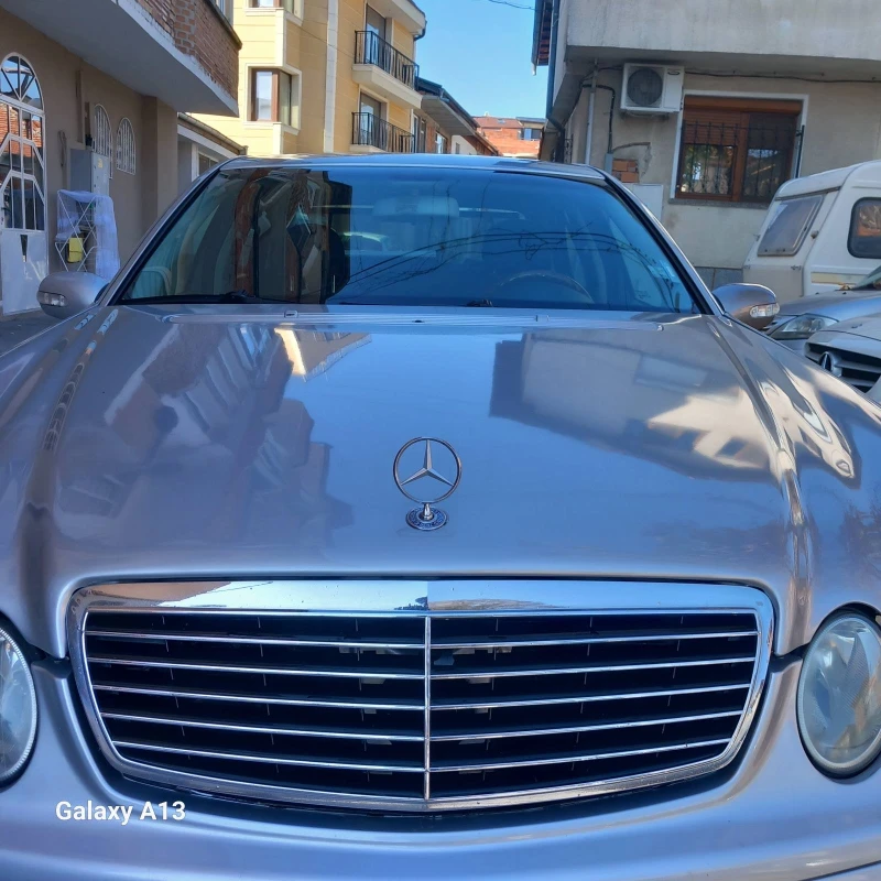 Mercedes-Benz E 220, снимка 16 - Автомобили и джипове - 52262386