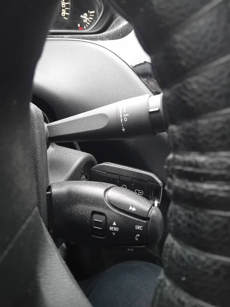 Peugeot 208, снимка 6 - Автомобили и джипове - 52946094