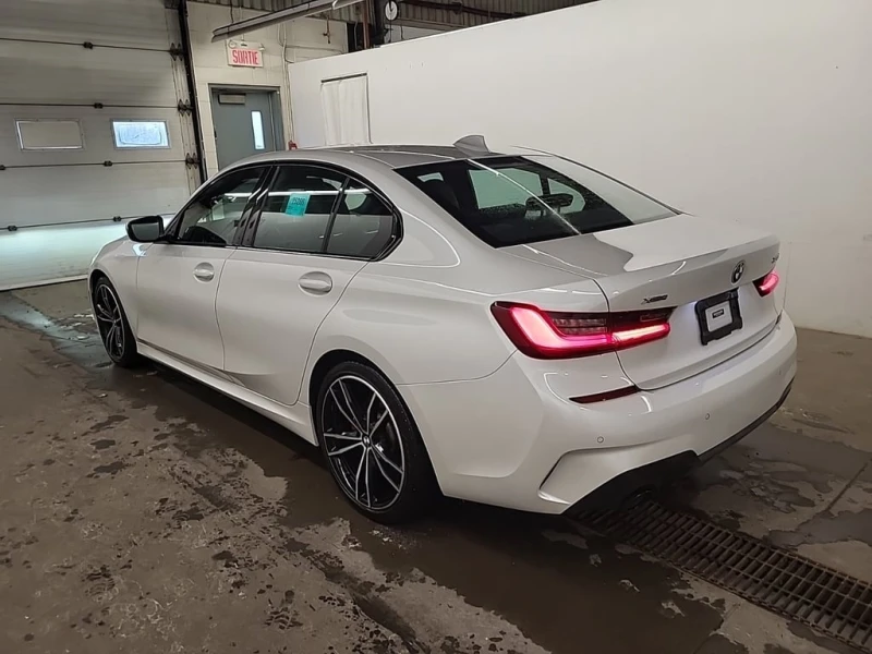 BMW 330 * 330I XDRIVE * CARFAX * БЕЗ ПЪРВОНАЧАЛНА ВНОСКА, снимка 4 - Автомобили и джипове - 53076404