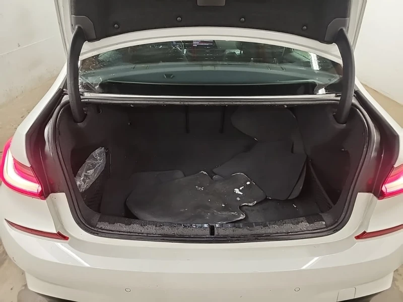 BMW 330 * 330I XDRIVE * CARFAX * БЕЗ ПЪРВОНАЧАЛНА ВНОСКА, снимка 16 - Автомобили и джипове - 53076404