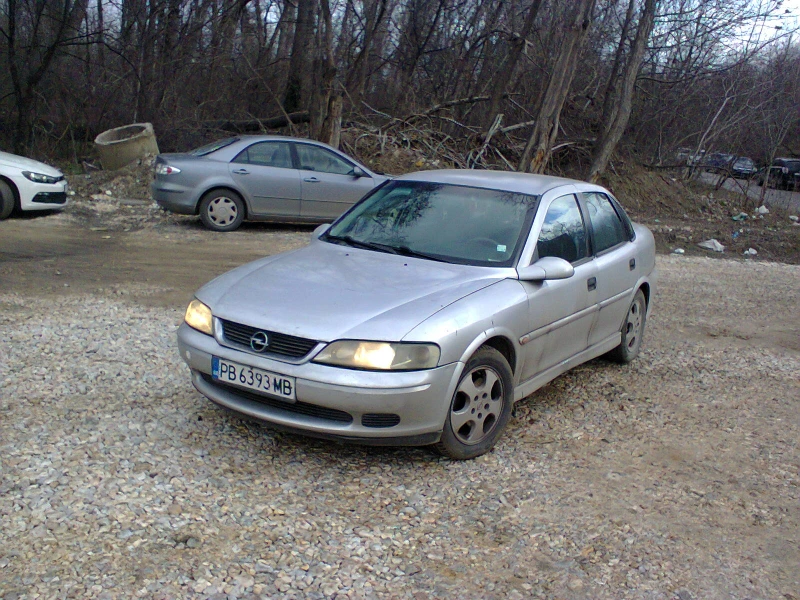 Opel Vectra 2.0 TD - 82 коня КЛИМАТИК, снимка 3 - Автомобили и джипове - 53100251
