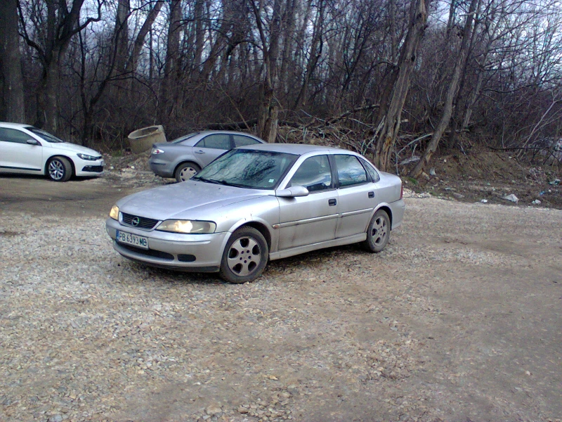 Opel Vectra 2.0 TD - 82 коня КЛИМАТИК, снимка 9 - Автомобили и джипове - 53100251