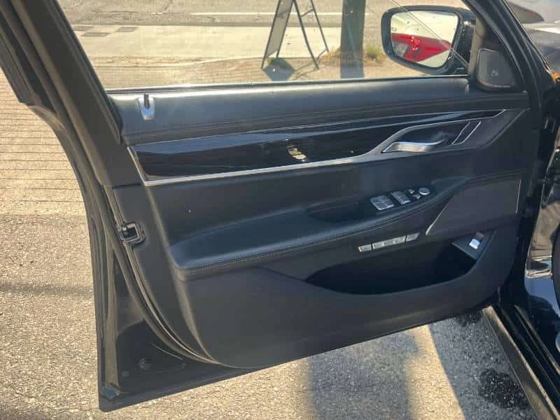 BMW 750 Li xDrive /360/HUD/Harman Kardon / АВТОКРЕДИТ , снимка 11 - Автомобили и джипове - 54993250