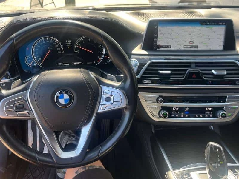 BMW 750 Li xDrive /360/HUD/Harman Kardon / АВТОКРЕДИТ , снимка 15 - Автомобили и джипове - 54993250
