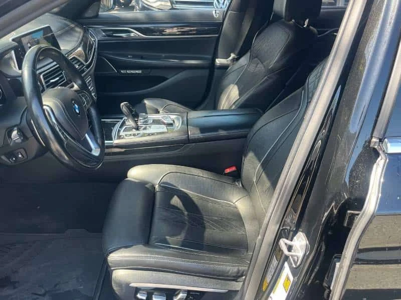 BMW 750 Li xDrive /360/HUD/Harman Kardon / АВТОКРЕДИТ , снимка 5 - Автомобили и джипове - 54993250
