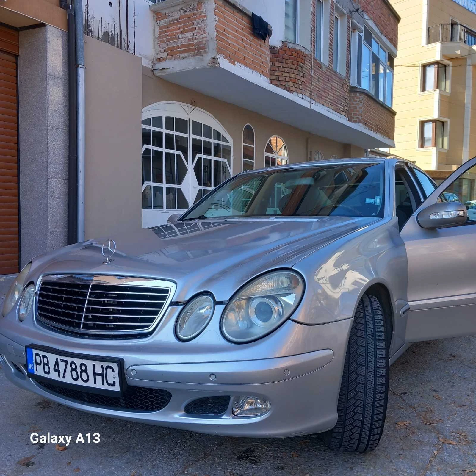 Mercedes-Benz E 220, снимка 1