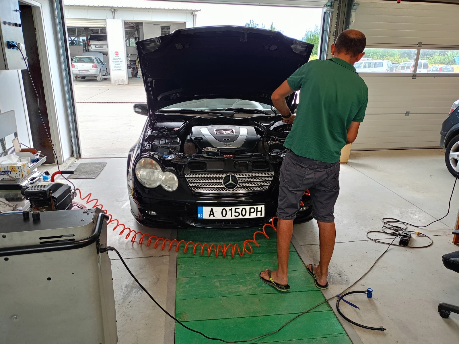 Mercedes-Benz 230  - изображение 9