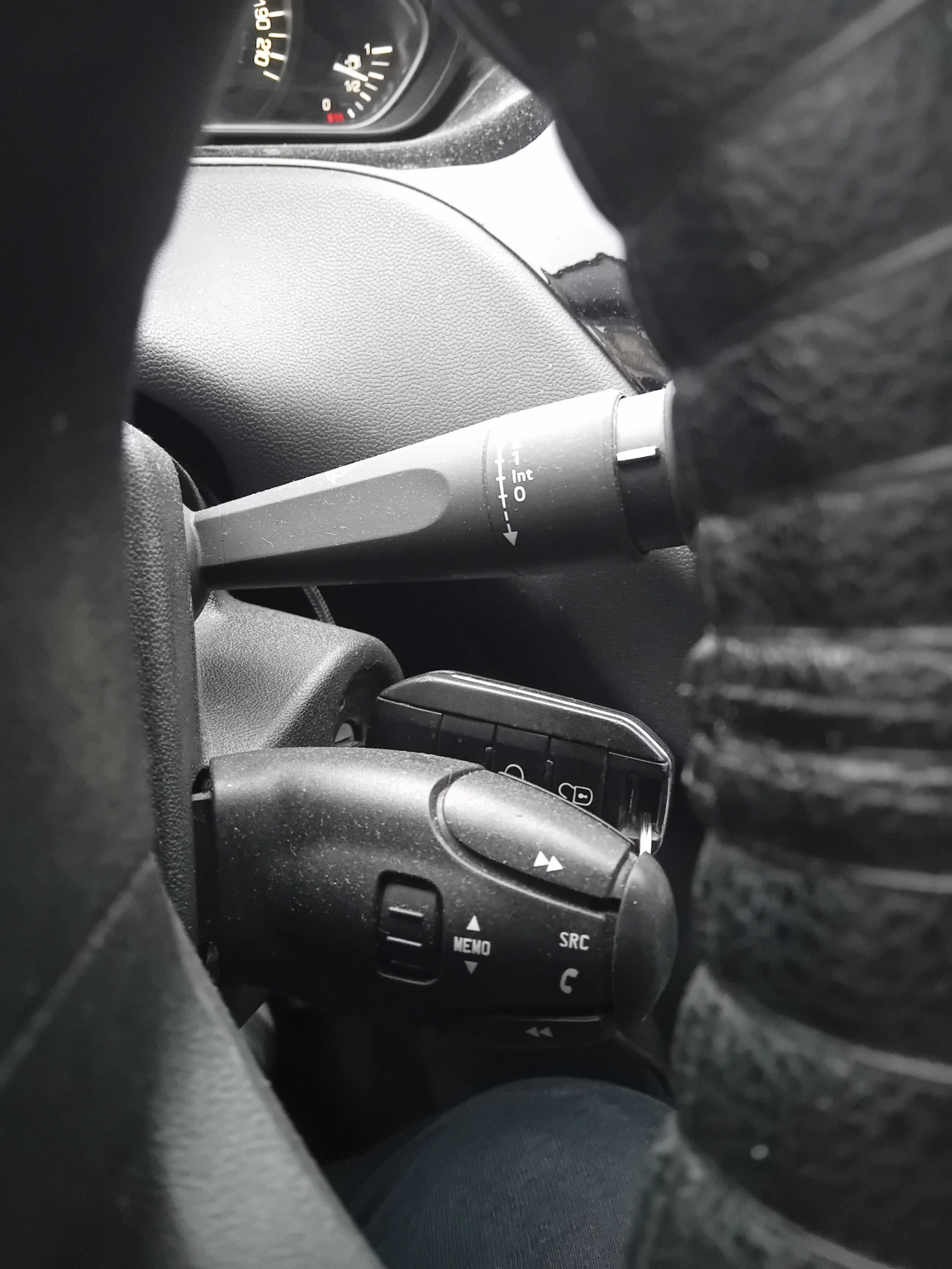 Peugeot 208  - изображение 6