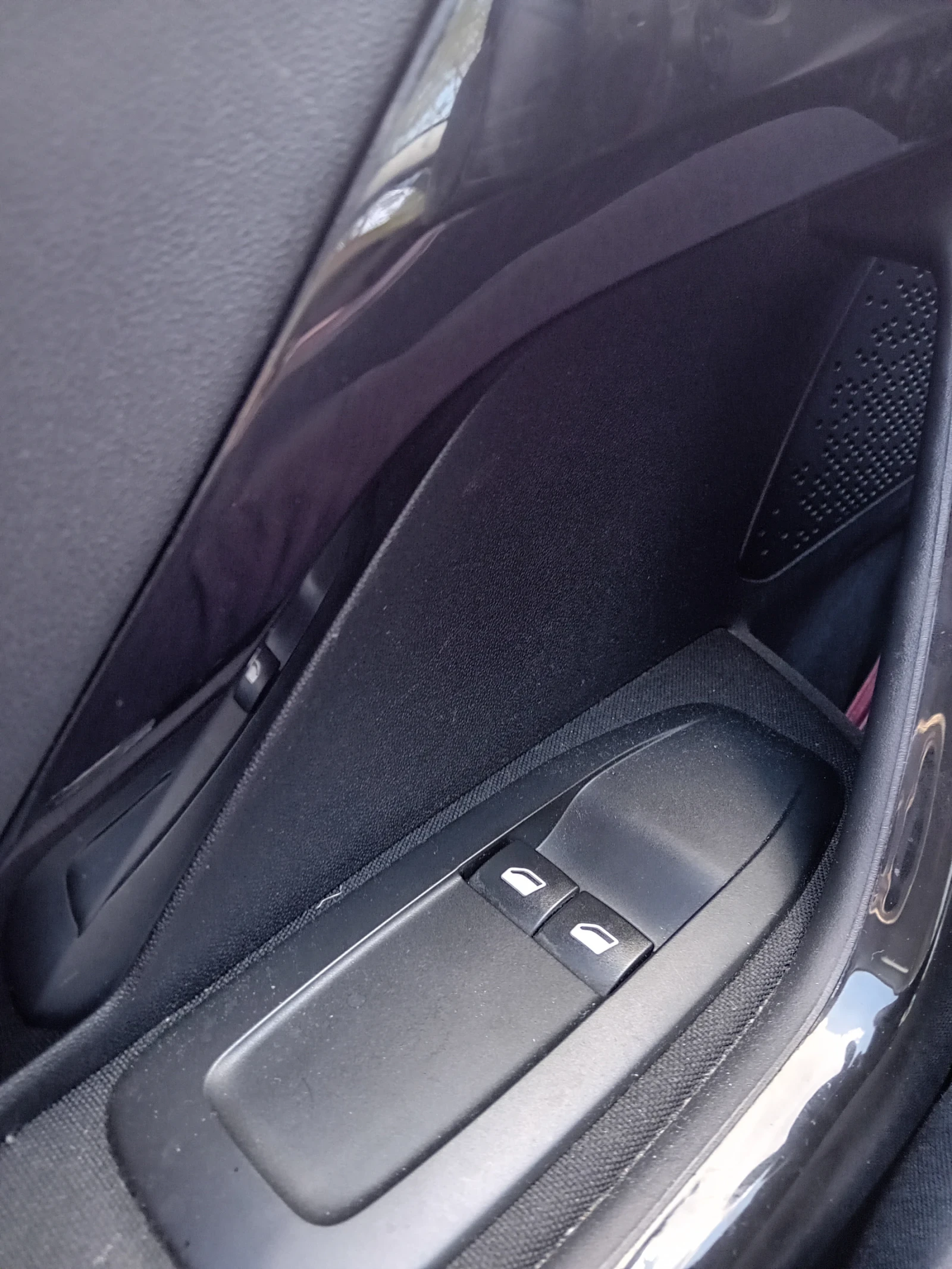 Peugeot 208  - изображение 9