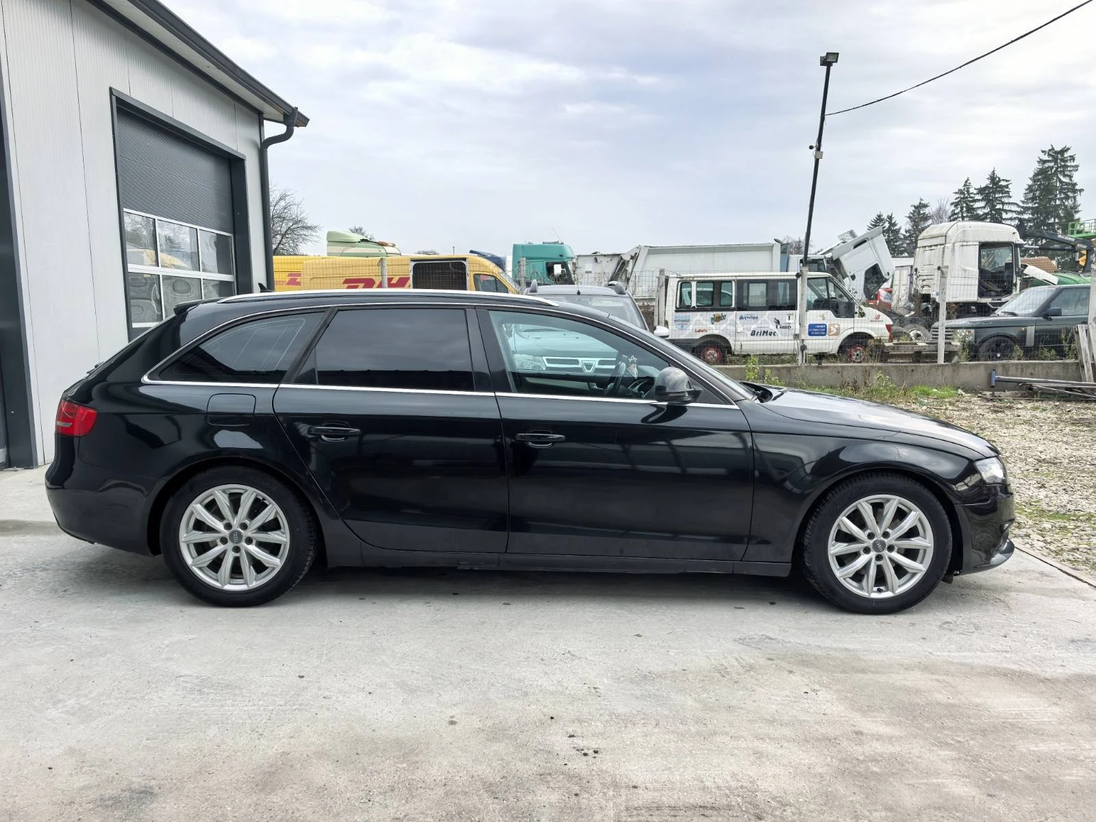 Audi A4 2.0TDI - изображение 8