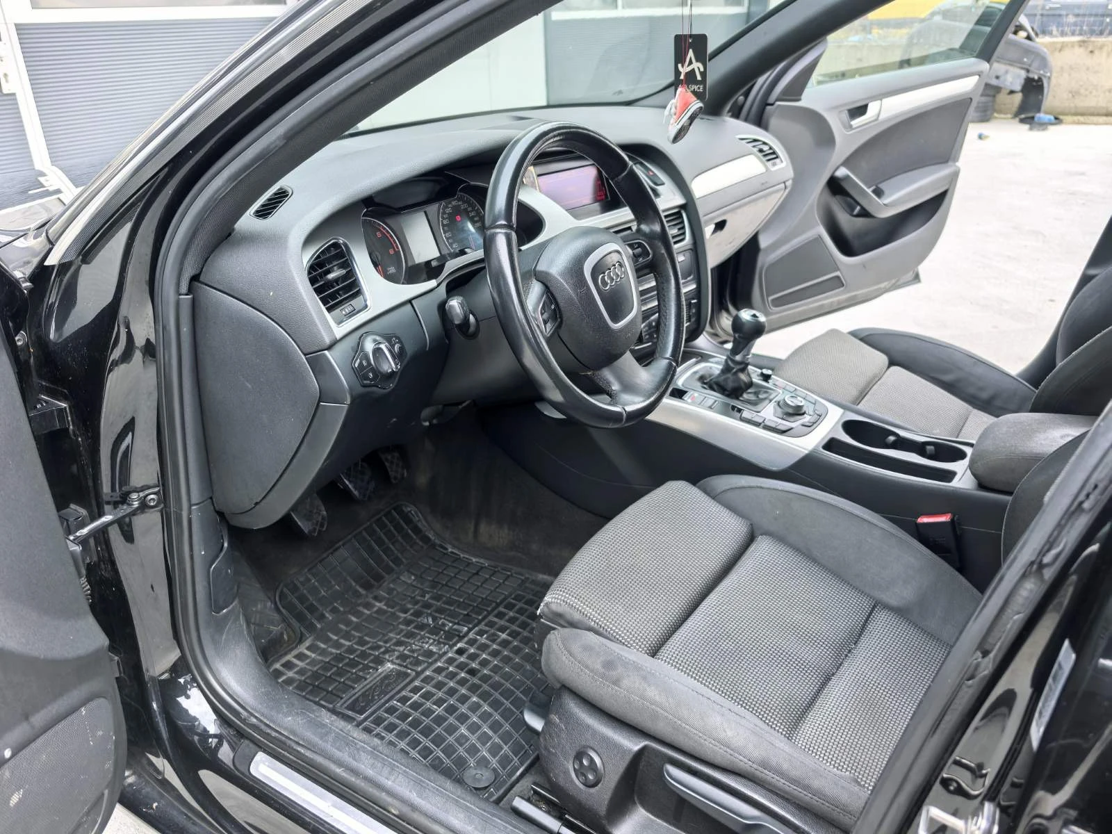 Audi A4 2.0TDI - изображение 9