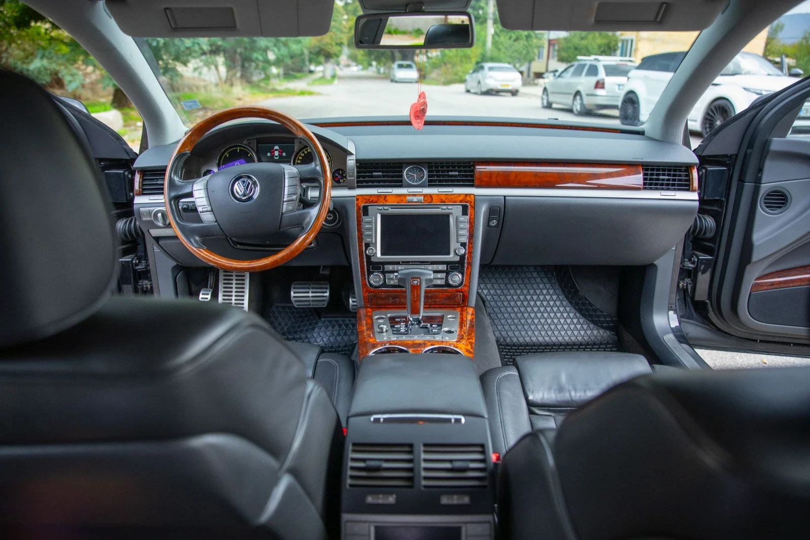 VW Phaeton, снимка 11 - Автомобили и джипове - 53715234