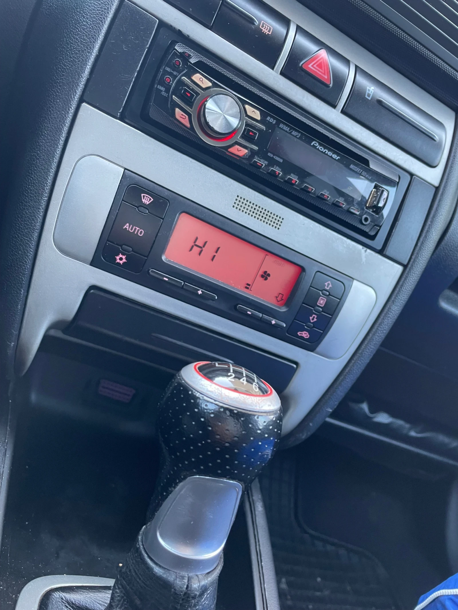 Seat Leon, снимка 9 - Автомобили и джипове - 53709684