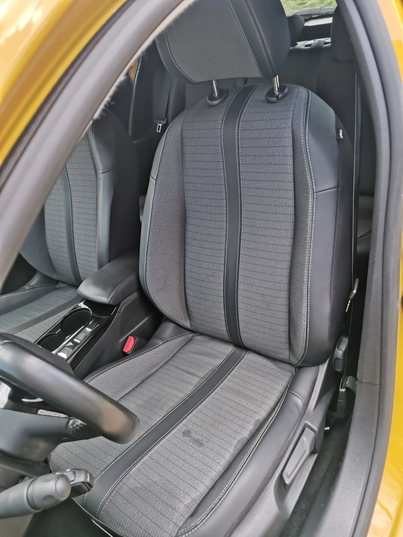 Peugeot 208 е/136HP/50KWH/LED/AUTOMATIC, снимка 11 - Автомобили и джипове - 54156755