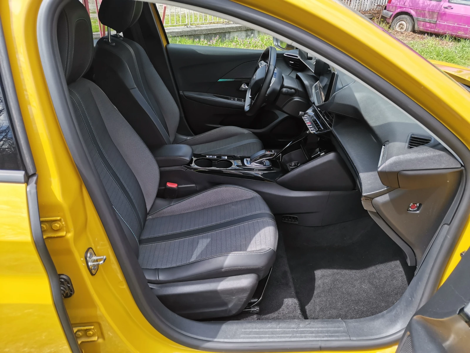 Peugeot 208 е/136HP/50KWH/LED/AUTOMATIC, снимка 8 - Автомобили и джипове - 54156755