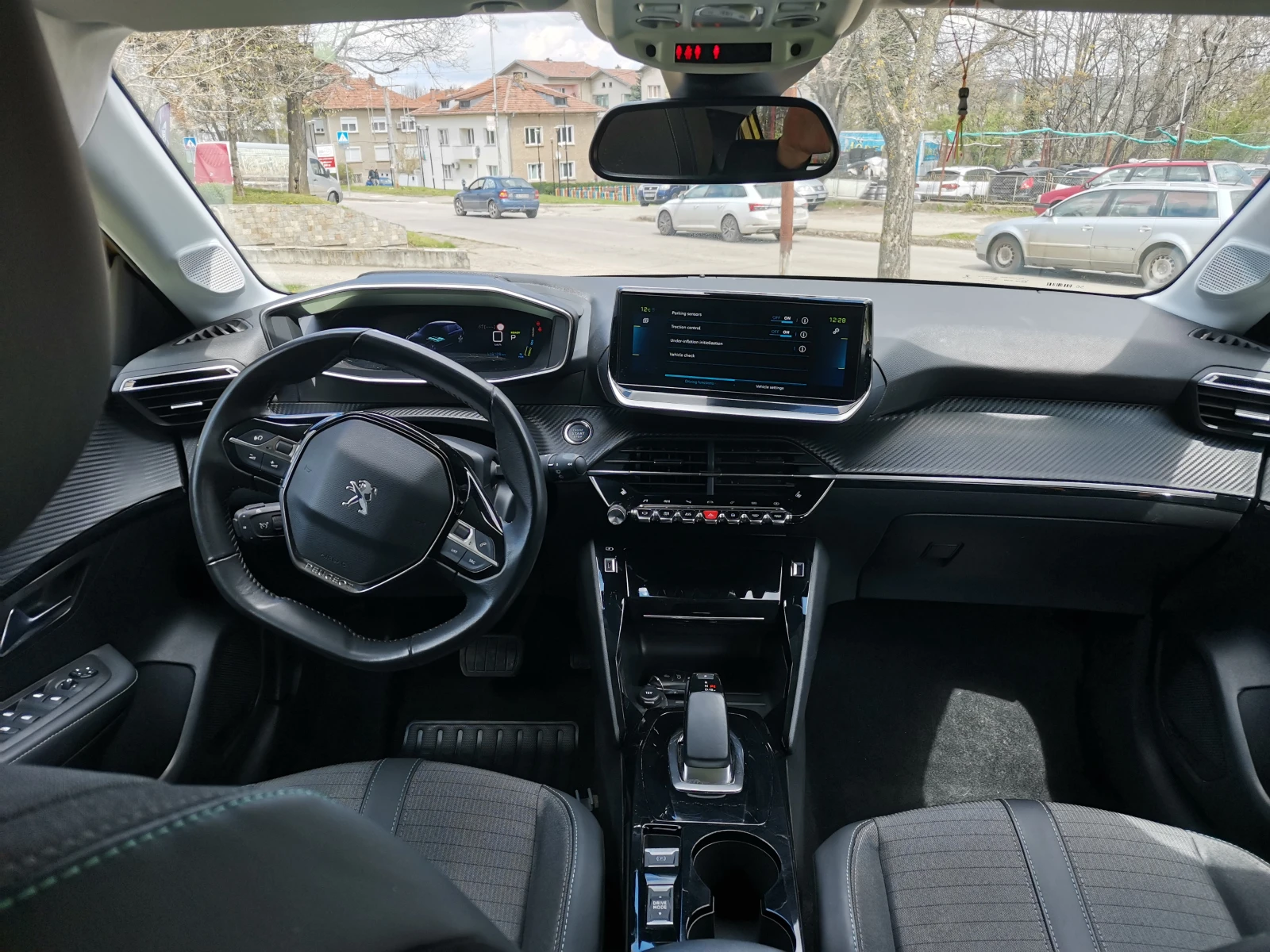 Peugeot 208 е/136HP/50KWH/LED/AUTOMATIC, снимка 12 - Автомобили и джипове - 54156755