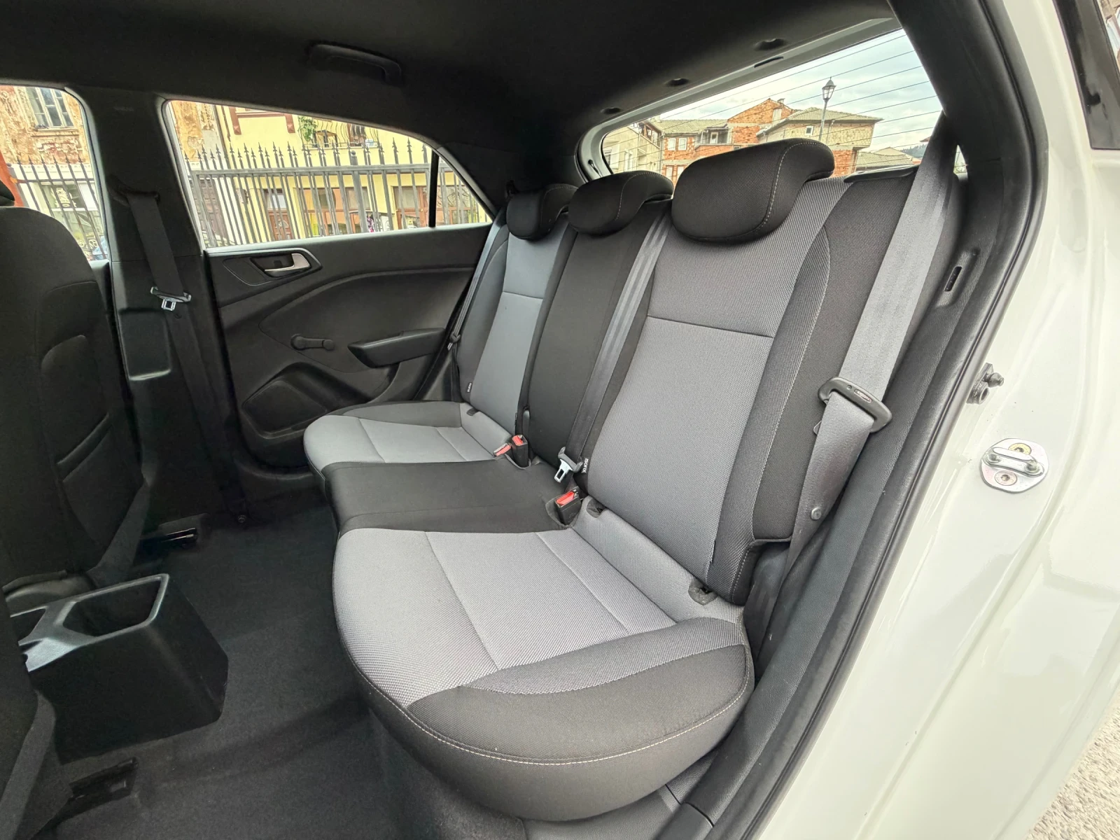 Hyundai I20 1.1CRDI * 6 ск. * 75 к.с * EURO6 * НОВ ВНОС, снимка 11 - Автомобили и джипове - 54159612