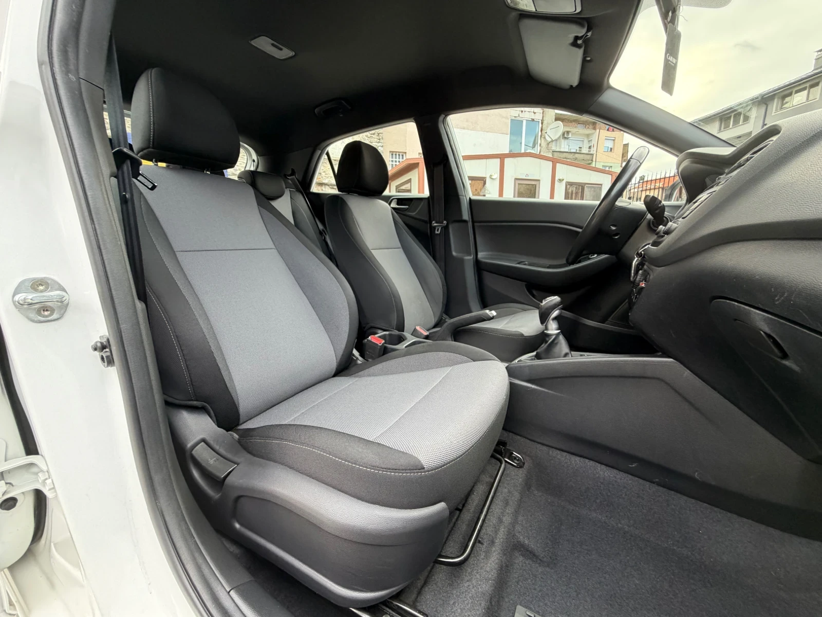 Hyundai I20 1.1CRDI * 6 ск. * 75 к.с * EURO6 * НОВ ВНОС, снимка 10 - Автомобили и джипове - 54159612