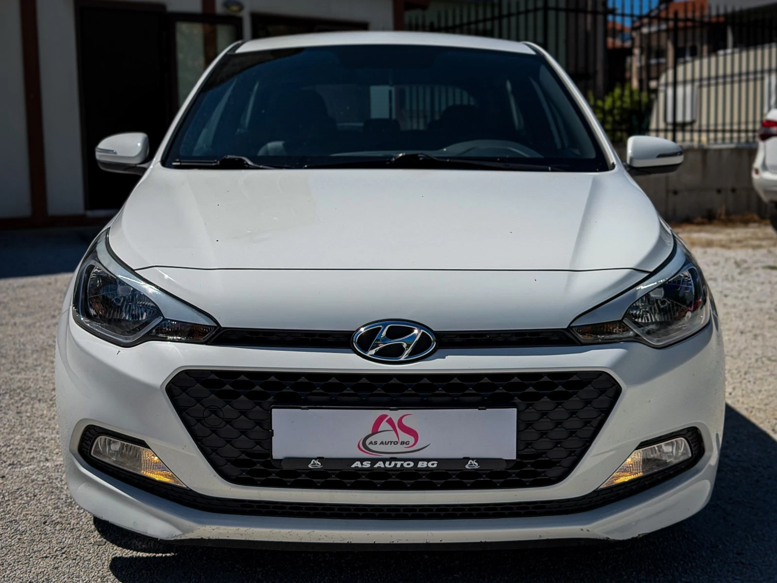 Hyundai I20 1.1CRDI * 6 ск. * 75 к.с * EURO6 * НОВ ВНОС, снимка 2 - Автомобили и джипове - 54159612
